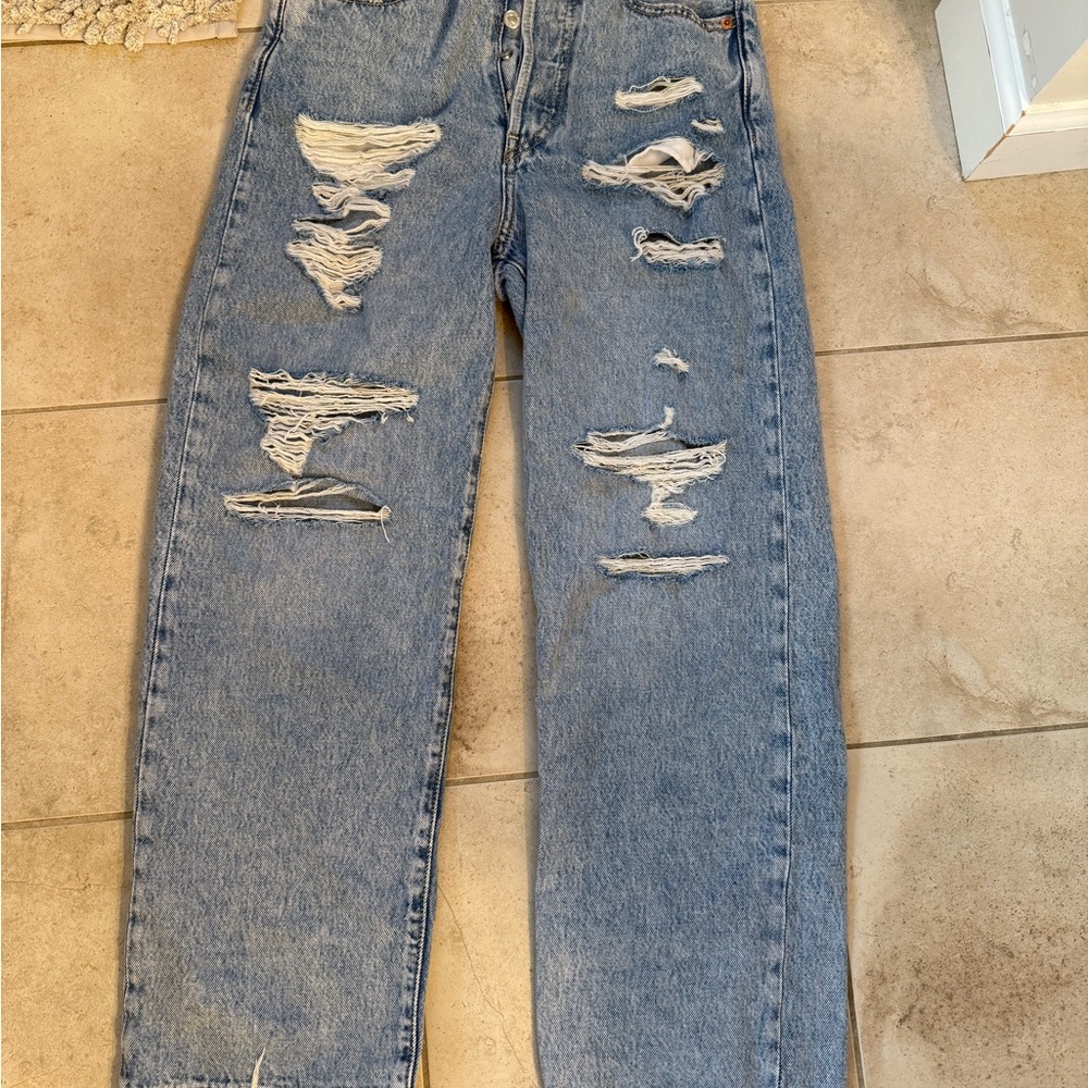 Women's Distressed Levi Blue Jeans